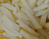 Foto del paso 4 de la receta: Solomillo con ajos tiernos, apio en salsa reducida