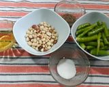 हिरव्या मीरचीचा ठेचा (hirya mirchi cha thecha recipe in martahi) रेसिपी स्टेप 1 फोटो 