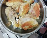 Foto del paso 1 de la receta: Pollo en su jugo con verduras 🍗🥦🥕🥔