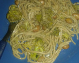 Foto del paso 4 de la receta: Fideos Integrales con salsa de brocoli y maní