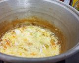 Foto langkah ke 1 dari resep Tomato egg drop Soup.