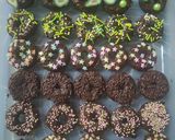 Gambar langkah 7 resipi Donut Brownies.