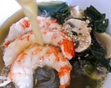Hình bước làm 6 của món Miến Nấu Tôm Nấm và Rong Biển Wakame