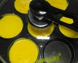 Foto langkah ke 3 dari resep Martabak Manis Mini KW (Debm).