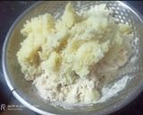 A picture of step 1 of Aloo Bhature.