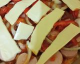 Foto langkah ke 4 dari resep Pizza Roti Tawar Teflon.