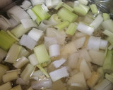 Foto del paso 1 de la receta: Sopa de papa con poro 🥔 🥣