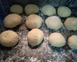 A picture of step 4 of Turkish flat bread.