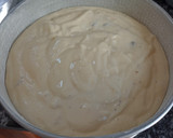 Foto del paso 5 de la receta: Bizcochuelo básico para torta con trocitos de chocolate