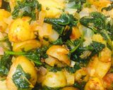 Foto del paso 5 de la receta: ENSALADA TIBIA DE ESPINACAS🥬SALTEADAS CON PAPINES🥔(AL PIMENTÓN)😋👏😋