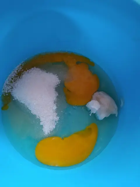 Langkah-langkah untuk membuat Cara membuat Bolu Kukus Santan 2 Telur