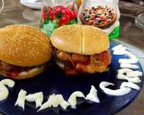A picture of step 4 of Zinger Burger.