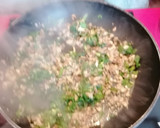 Foto del paso 3 de la receta: Buñuelos de setas espinacas y gambas