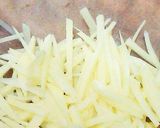 A picture of step 1 of Moto patlo pakora.