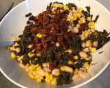 Une image de l'étape 8 de Salade aux deux haricots,maïs,lard fumé et tomates séchées.