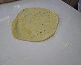 A picture of step 5 of Zucchini chapati.