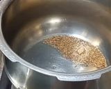A picture of step 1 of Matar pulao.