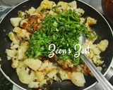 A picture of step 3 of Dhaniya Aloo.