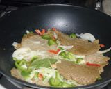 Foto del paso 2 de la receta: Churrasquitos de carne vegetal al Wok / Seitán