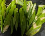 รูปขั้นตอนการทำที่ 2 ของ กระเจี๊ยบเขียวผัดไข่