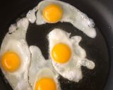Foto del paso 5 de la receta: Ñoquis con verduras, gulas y huevos de codorniz