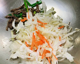 炒泡麵維力炸醬麵版本～剩菜再製食記的食譜步驟2照片