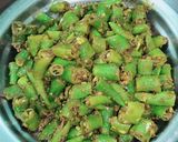 हरी मिर्च के टिपोरे (hari mirch ke tipode recipe in Hindi) रेसिपी चरण 3 फोटो