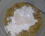 Foto langkah ke 2 dari resep Bola-bola Pisang Coklat Lumer.
