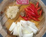 Foto langkah ke 4 dari resep Semur Ayam Telur Buncis dan Wortel.
