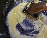 A picture of step 1 of Chicken white sauce pasta.