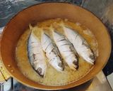 Foto langkah ke 2 dari resep Ikan Kembung Balado.
