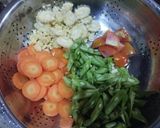 Foto langkah ke 2 dari resep Oseng Buncis Telur Wortel.