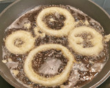 Foto del paso 4 de la receta: Fritura de Berenjena y Aros de Cebolla rebozados con pasta Orly