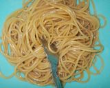 Foto langkah ke 2 dari resep Spaghetti goreng bekal anak.