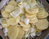 Foto del paso 3 de la receta: Tortilla de patata con cebolla