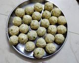 A picture of step 2 of Cheese Kofta Curry.