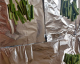 Foto del paso 4 de la receta: Mixiotes de pollo con nopales