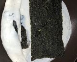 Foto langkah ke 3 dari resep Nori Egg Roll.