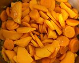 🥕 Sárgarépás -édesburgonyás főzelék 🍠mézzel és gyömbérrel recept fázis 2 fotója