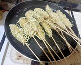 Foto langkah ke 3 dari resep Ayam Gulung Mie.