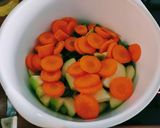 Kókuszos zöldséges csirke, tojásos rizzsel recept fázis 2 fotója