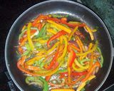 A picture of step 6 of Tricolour chicken stir fried noodles.