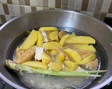 Foto langkah ke 1 dari resep Semur tahu telur kentang.