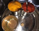 कच्चे आम की खट्टी - मीठी चटनी रेसिपी चरण 3 फोटो