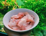 Hình bước làm 2 của món Cá trắm kho thịt ba chỉ & dưa chua 😋