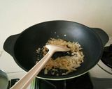 Foto langkah ke 2 dari resep Ayam suwir saus tiram.