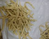Foto langkah ke 5 dari resep Stick bawang / kue bawang gurih.