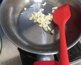 Foto langkah ke 2 dari resep Udang Goreng Bawang Putih.