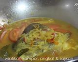 Foto langkah ke 6 dari resep Sup Kepala Salmon.