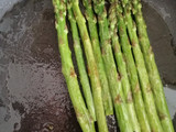 Espárragos trigueros gratinados al horno